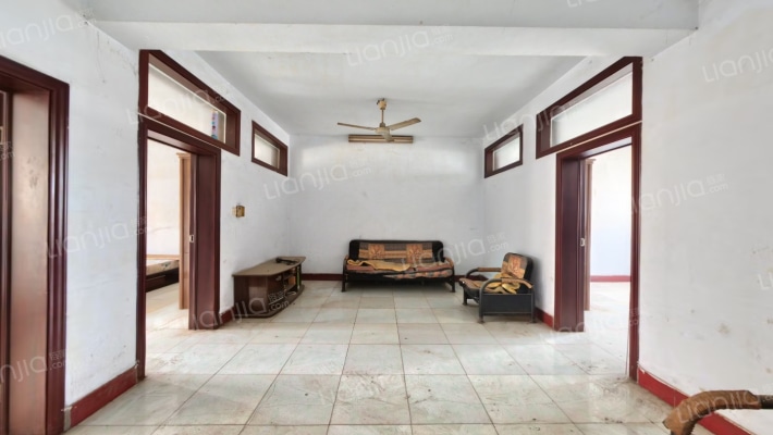 文广新局家属院二手房实景图