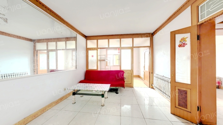 酒厂家属院二手房实景图