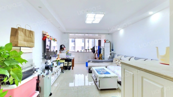 龙威新村二手房实景图