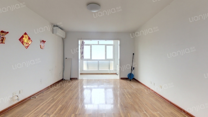 前排无遮挡 全天采光 南北通透 房本满二年-客厅