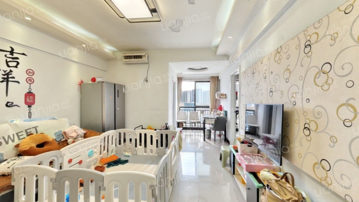和居名爵二手房实景图