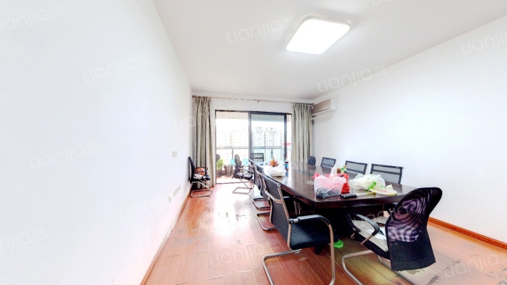 世欧上江城A区二手房实景图