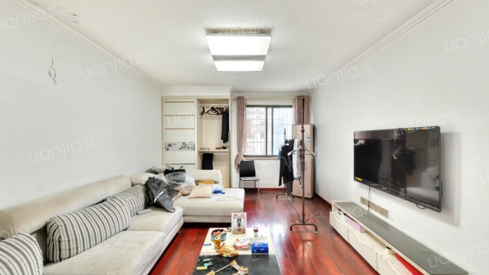 何山花园南区二手房实景图