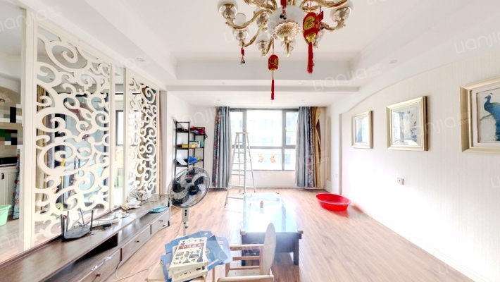 绿地玫瑰城东区二手房实景图