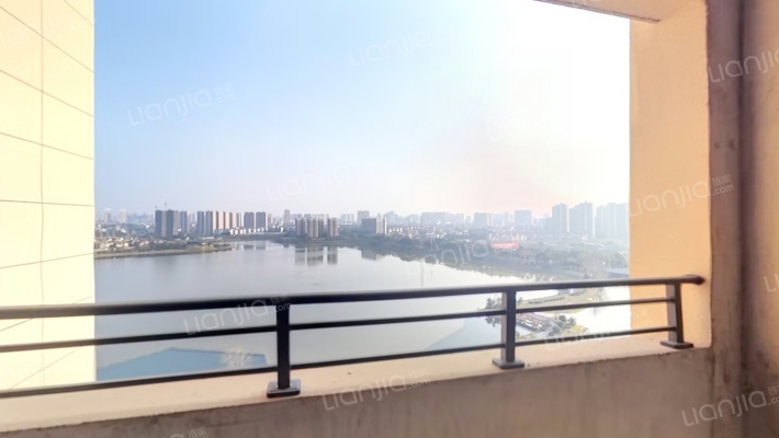 东湖水岸二手房实景图