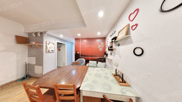 文天公寓二手房实景图