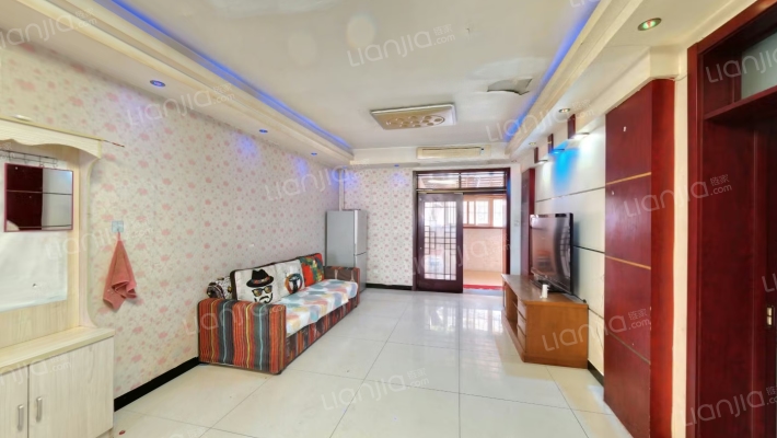 青年南路8号楼二手房实景图