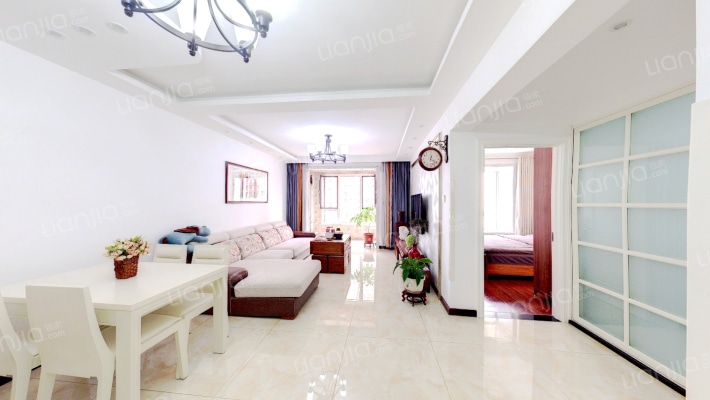 万达·江畔华城B区二手房实景图