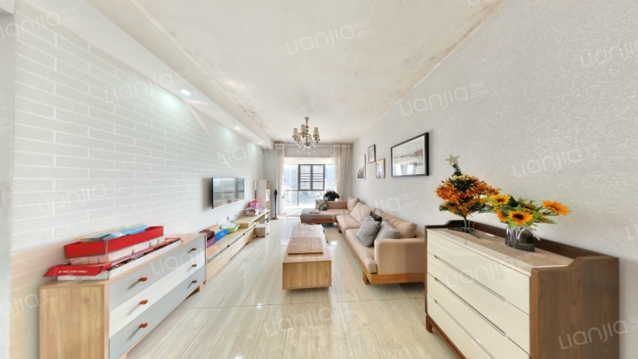 融信白宫B区二手房实景图