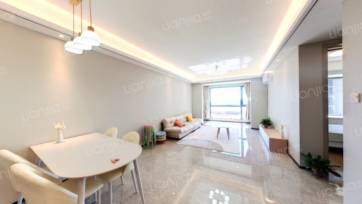 融创海逸长洲三四期二手房实景图