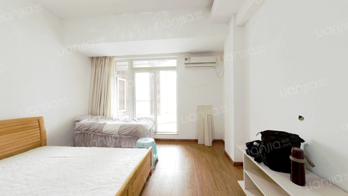 城市先锋公寓二手房实景图