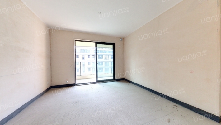 龙湖颐天展图森镜二手房实景图