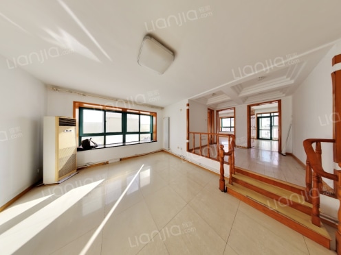 整租·逍遥居 3室1厅 错层 东南/南