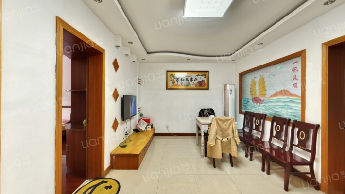 日新新村二手房实景图