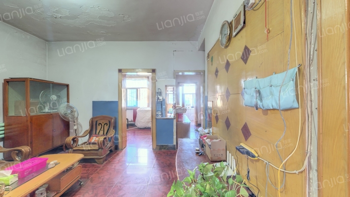 新华橡胶二分厂家属院二手房实景图