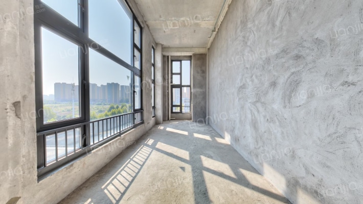 龙湖颐天康养天曜公寓二手房实景图