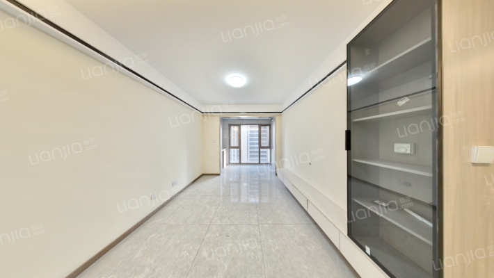 公园里二手房实景图