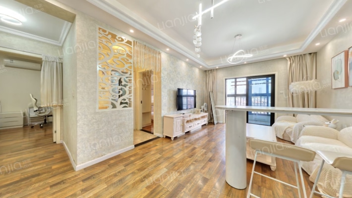 绿地国际金融城二期二手房实景图