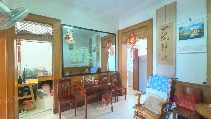 八一路自来水公司宿舍二手房实景图