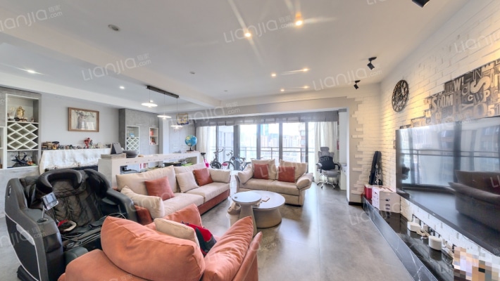 保利凤凰湾D区二手房实景图