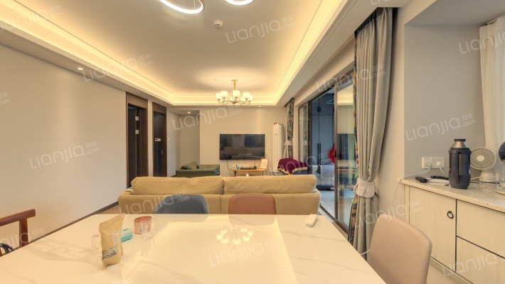 万科彩云湖二手房实景图