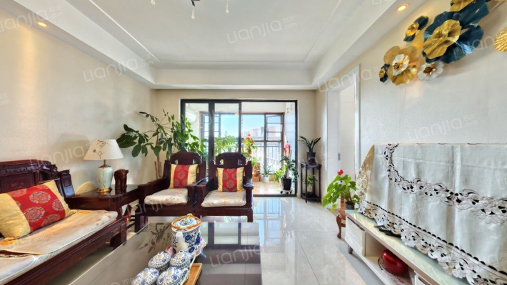 米兰春天二手房实景图