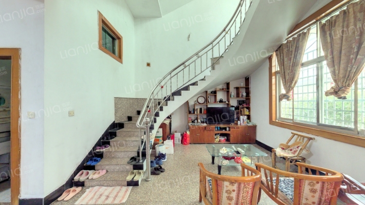 裕丰八米街二手房实景图