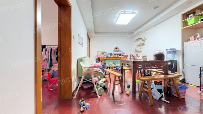 美陆佳苑菊苑二手房实景图