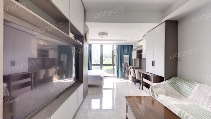 公园湖畔二手房实景图