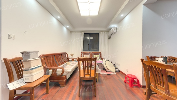 龙苑新村二手房实景图