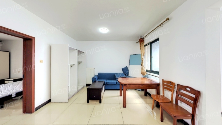 国贸公寓二手房实景图