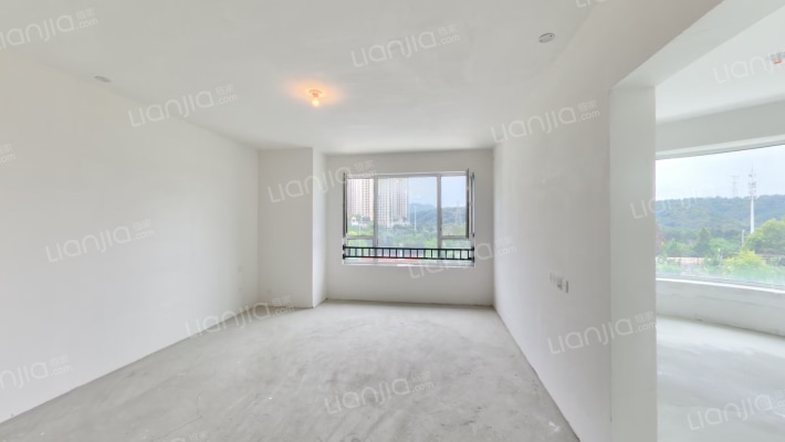 保利时代C10区二手房实景图