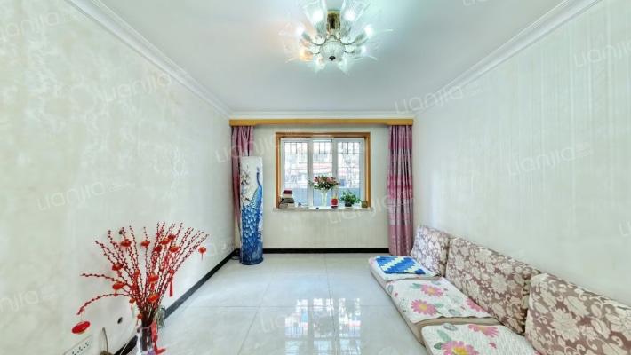 龙富园二手房实景图