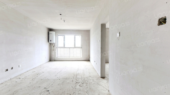 此房是毛坯房，业主诚心出售，可以看房子，价格还可谈-客厅