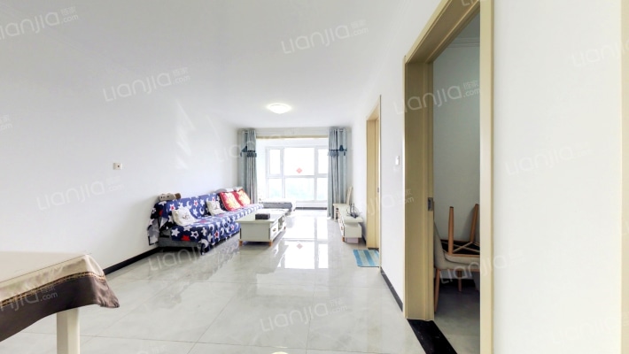 华融朝南小三居，带装修，满二年-客厅