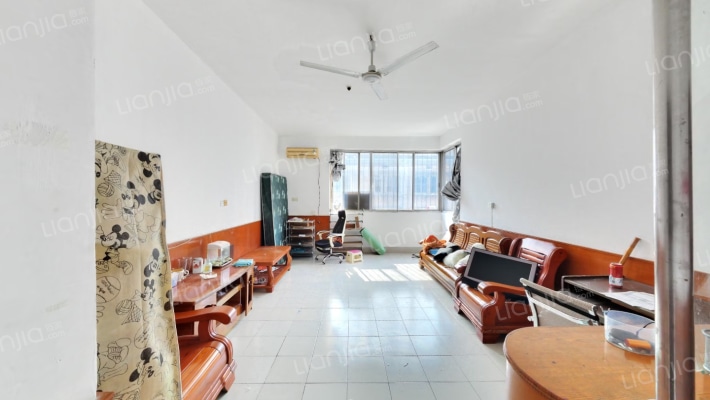 交警宿舍二手房实景图