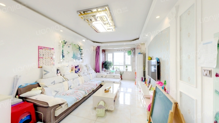 维士法兰香颂二手房实景图