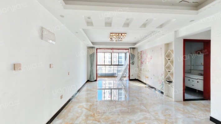 鼎鑫摩卡小镇二手房实景图