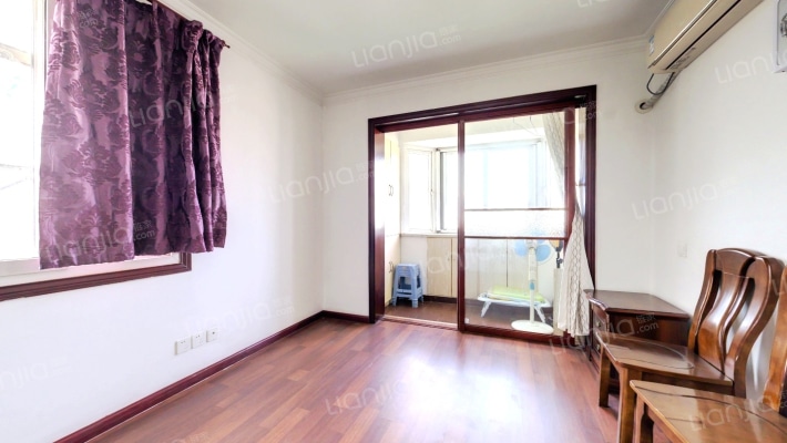 万航小区二手房实景图