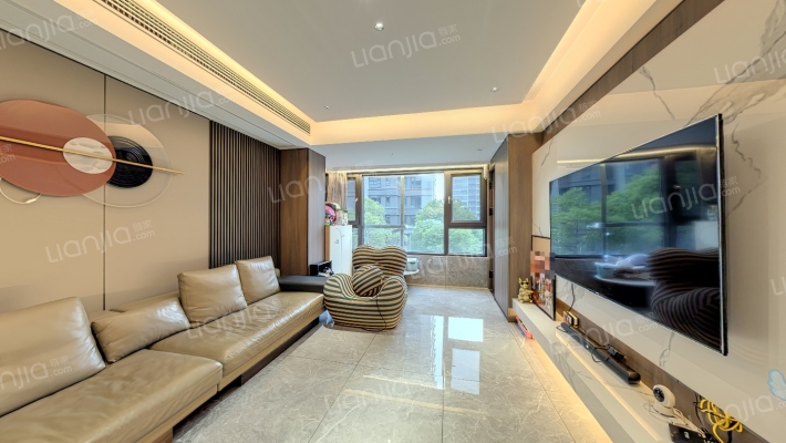 越秀前滩名邸二手房实景图