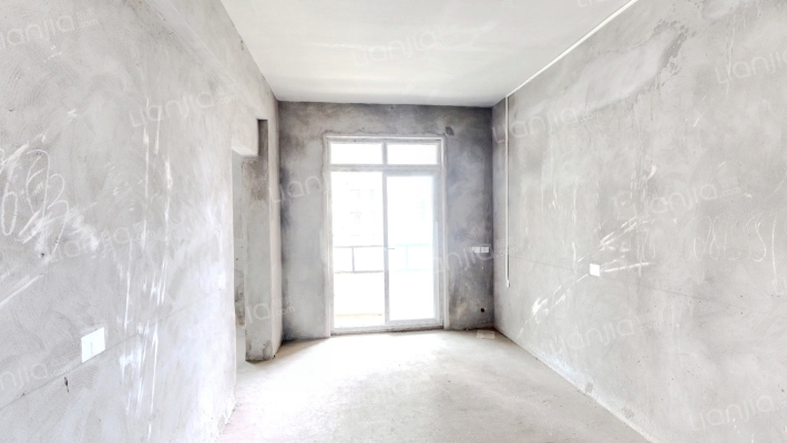 爱加欧郡2期二手房实景图