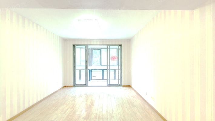 天鹅湖畔小区二手房实景图