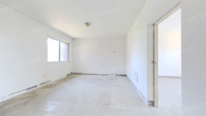 爱国花苑二手房实景图