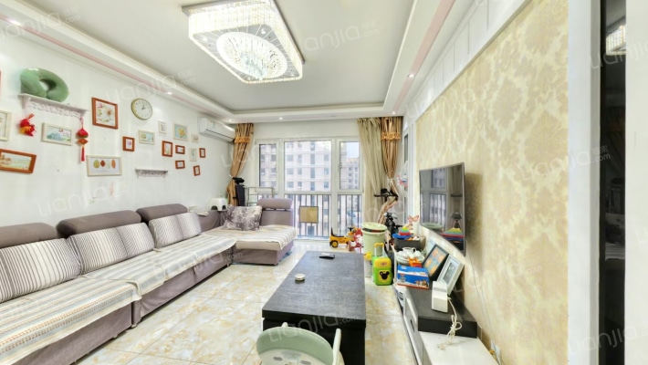 三寰融创城南园二手房实景图