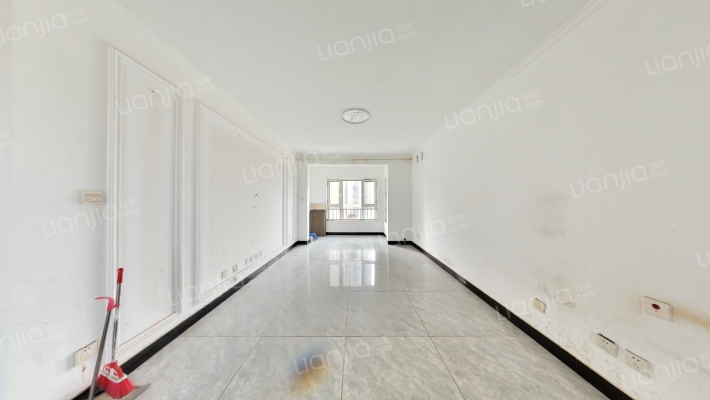 东岸名郡二三期二手房实景图