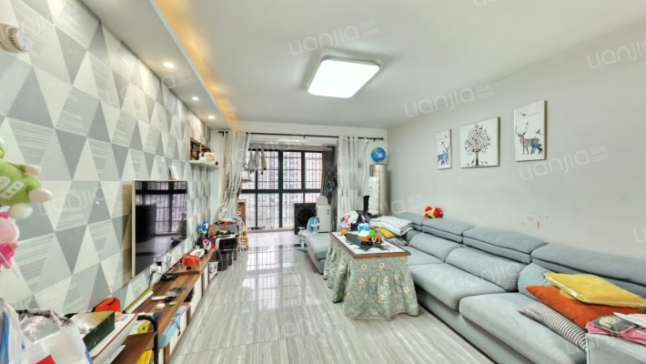 克拉美丽山庄二手房实景图