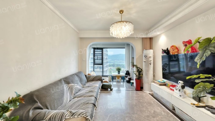 越秀悦湖台二手房实景图