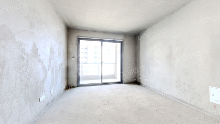 均和华府二手房实景图