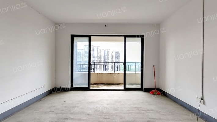 彰泰公园1号二手房实景图