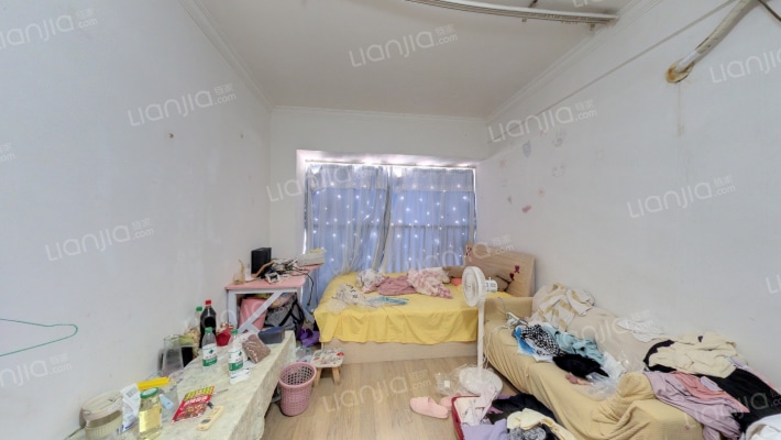 时尚岛蓝钻二手房实景图